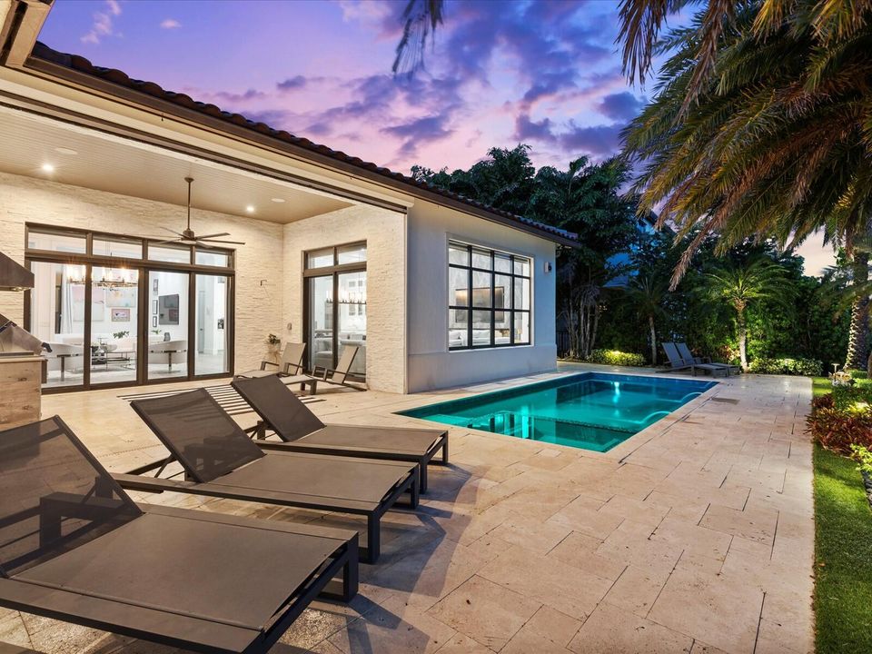 Active With Contract: $2,125,000 (5 beds, 4 baths, 3720 Square Feet)