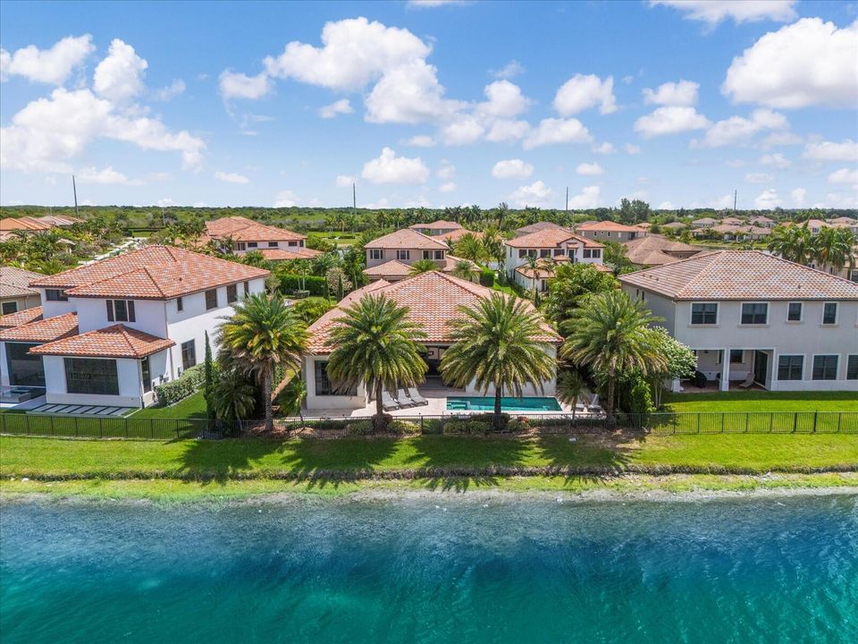 Active With Contract: $2,125,000 (5 beds, 4 baths, 3720 Square Feet)