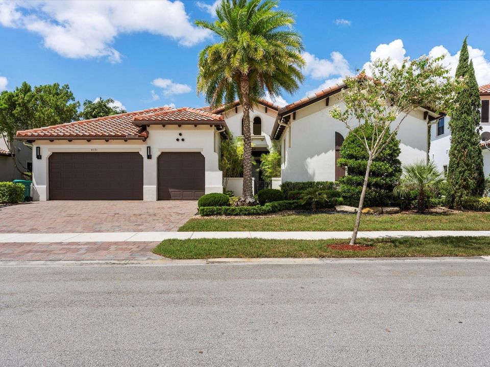 Active With Contract: $2,125,000 (5 beds, 4 baths, 3720 Square Feet)