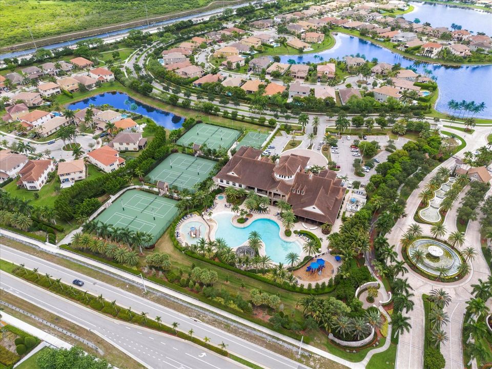 Active With Contract: $2,125,000 (5 beds, 4 baths, 3720 Square Feet)