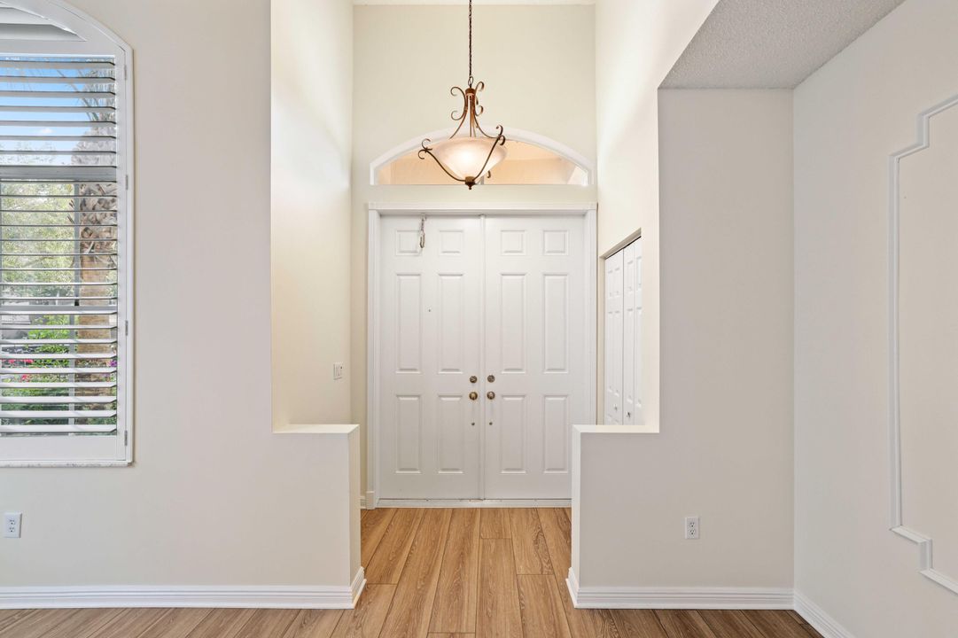 合同活跃: $645,000 (4 贝兹, 3 浴室, 2779 平方英尺)