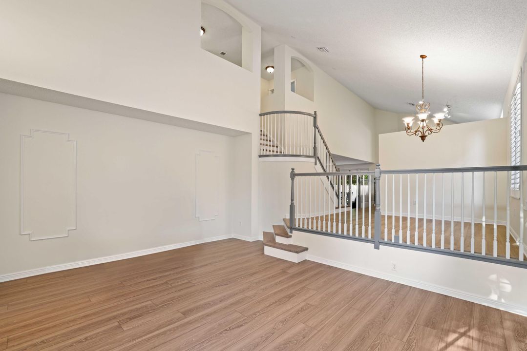 合同活跃: $645,000 (4 贝兹, 3 浴室, 2779 平方英尺)