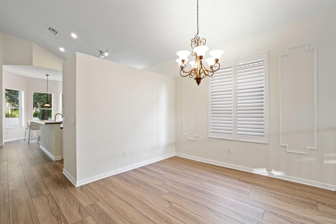 合同活跃: $645,000 (4 贝兹, 3 浴室, 2779 平方英尺)