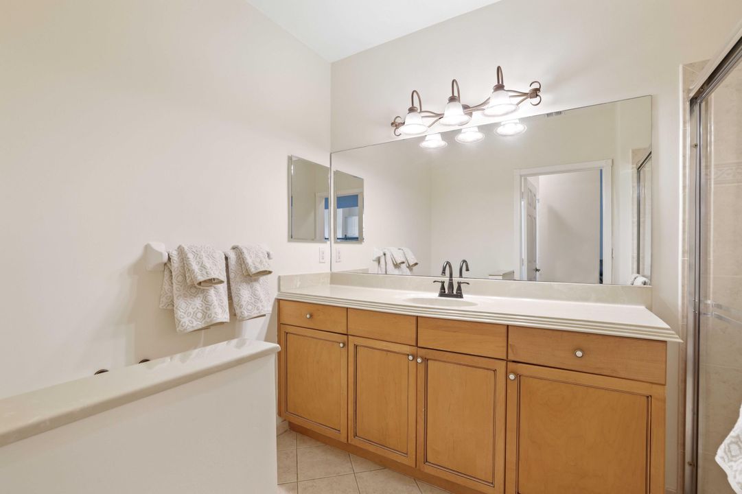 合同活跃: $645,000 (4 贝兹, 3 浴室, 2779 平方英尺)