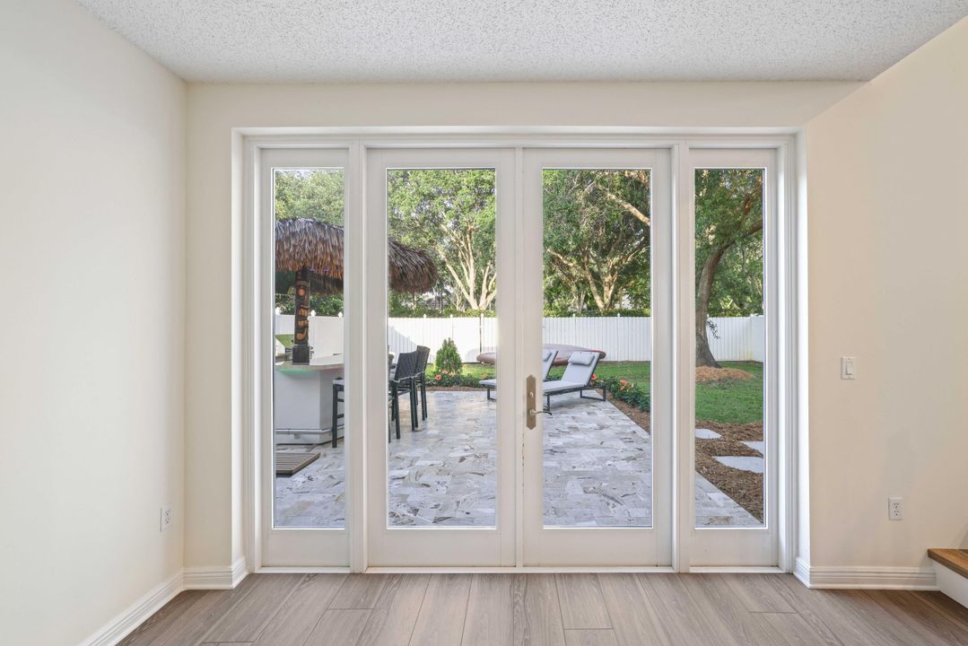 合同活跃: $645,000 (4 贝兹, 3 浴室, 2779 平方英尺)