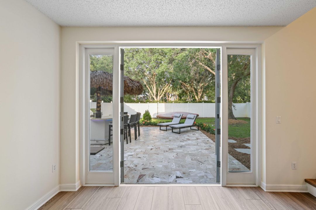 合同活跃: $645,000 (4 贝兹, 3 浴室, 2779 平方英尺)