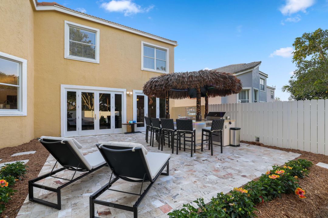 合同活跃: $645,000 (4 贝兹, 3 浴室, 2779 平方英尺)