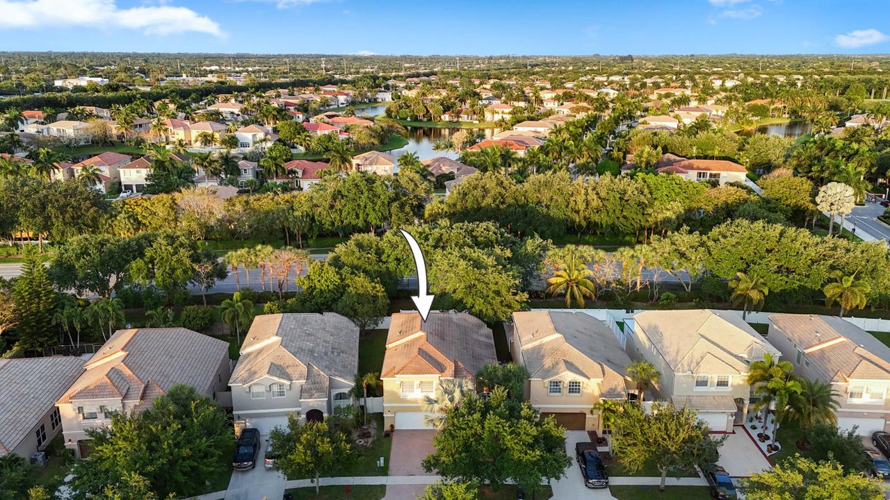 合同活跃: $645,000 (4 贝兹, 3 浴室, 2779 平方英尺)