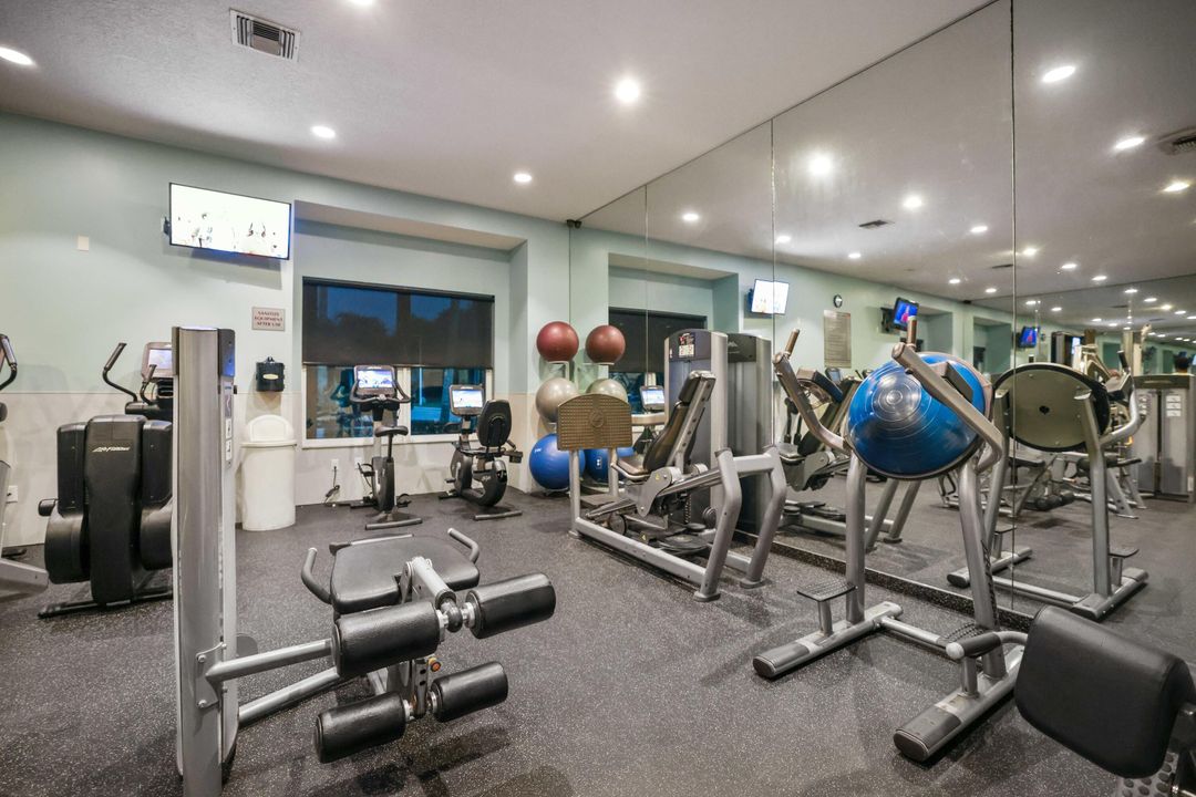 合同活跃: $645,000 (4 贝兹, 3 浴室, 2779 平方英尺)