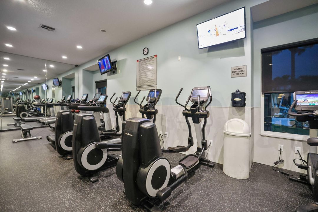 合同活跃: $645,000 (4 贝兹, 3 浴室, 2779 平方英尺)