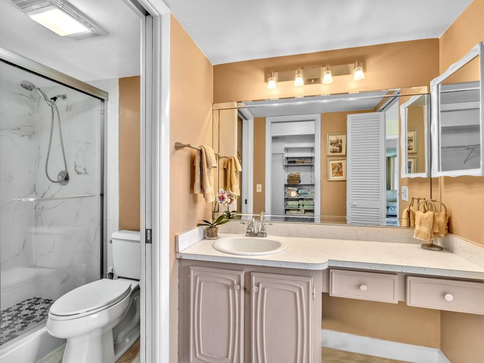 合同活跃: $2,400 (2 贝兹, 2 浴室, 1200 平方英尺)