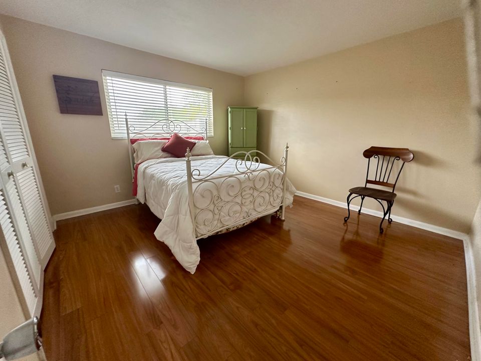 Activo con contrato: $248,000 (2 camas, 2 baños, 886 Pies cuadrados)