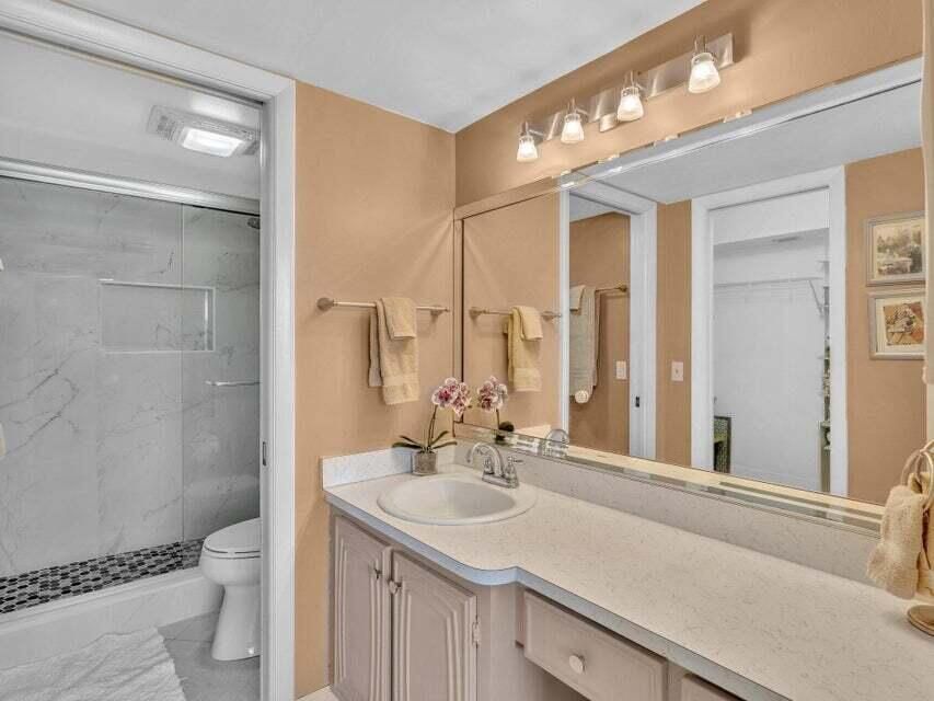 合同活跃: $2,400 (2 贝兹, 2 浴室, 1200 平方英尺)