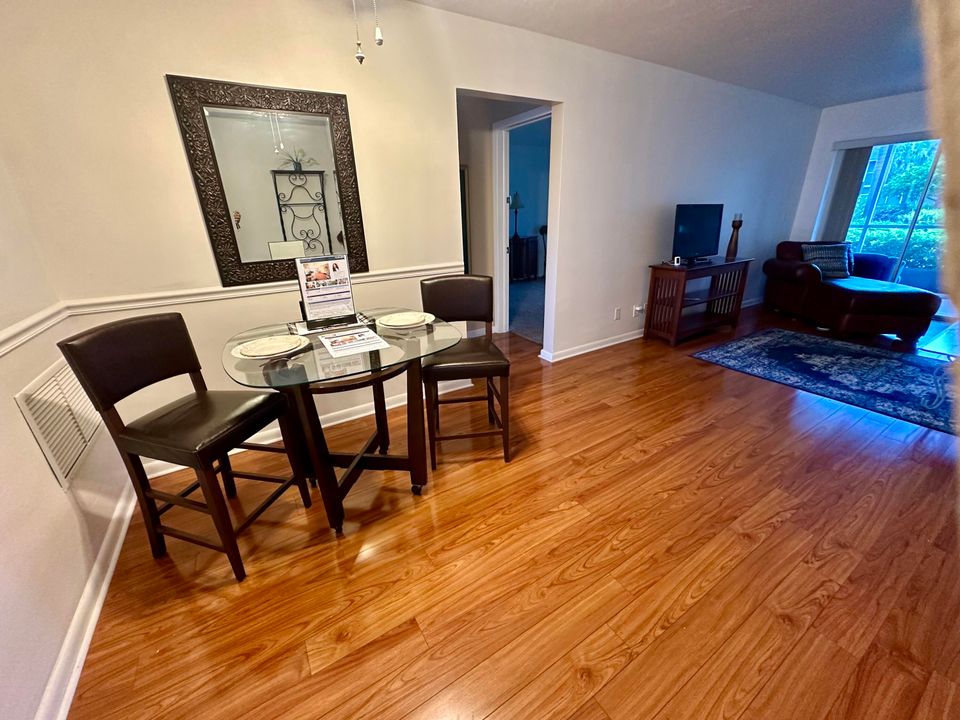 Activo con contrato: $248,000 (2 camas, 2 baños, 886 Pies cuadrados)