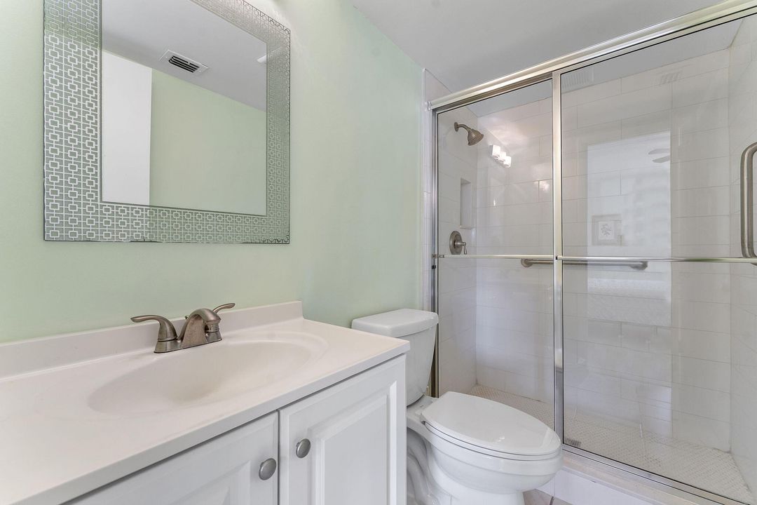 Active With Contract: $139,000 (2 beds, 2 baths, 937 Square Feet)