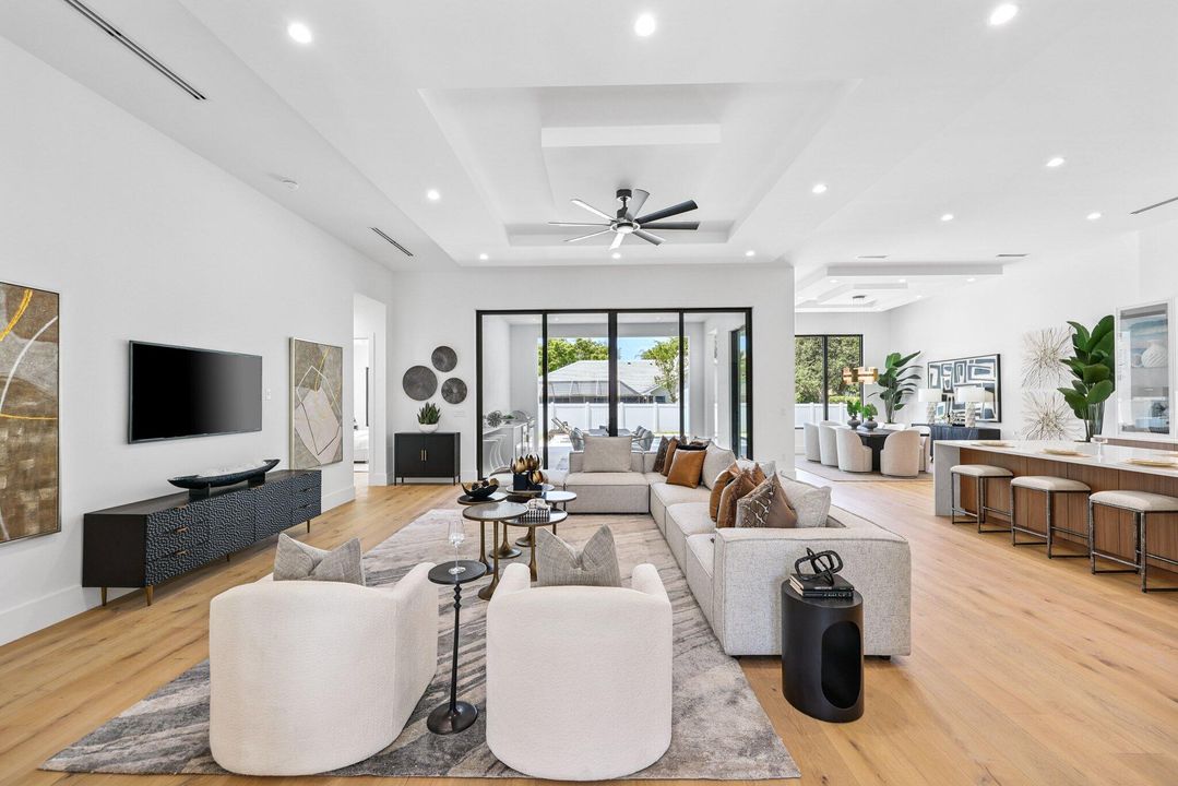 Active With Contract: $3,650,000 (5 beds, 5 baths, 4197 Square Feet)