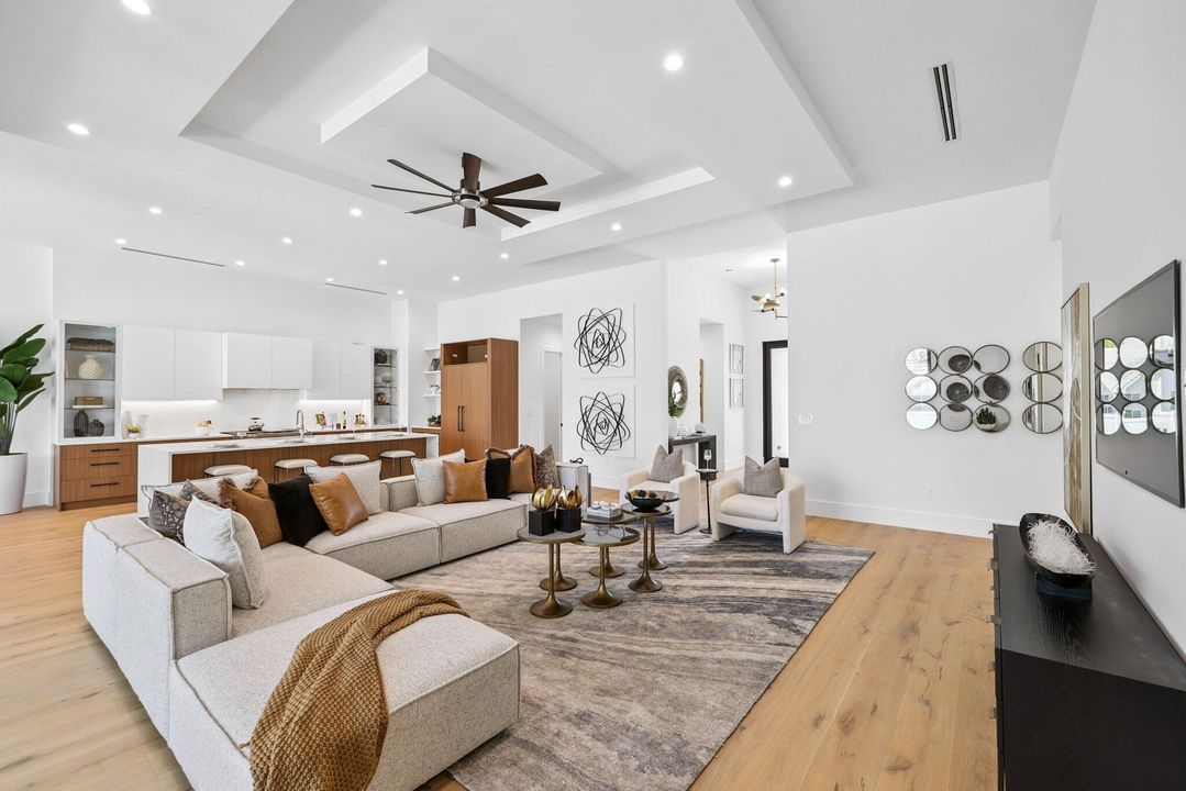 Active With Contract: $3,650,000 (5 beds, 5 baths, 4197 Square Feet)