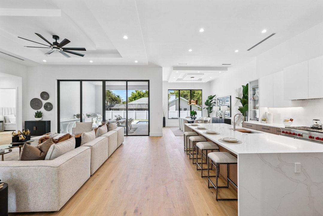 Active With Contract: $3,650,000 (5 beds, 5 baths, 4197 Square Feet)