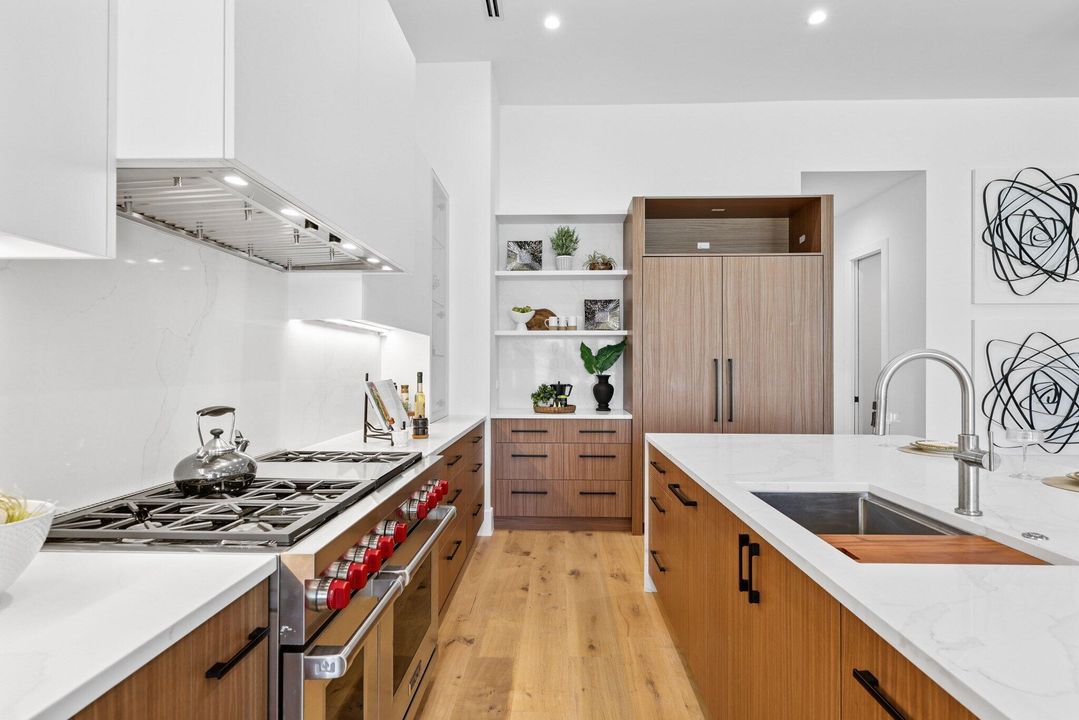 Active With Contract: $3,650,000 (5 beds, 5 baths, 4197 Square Feet)