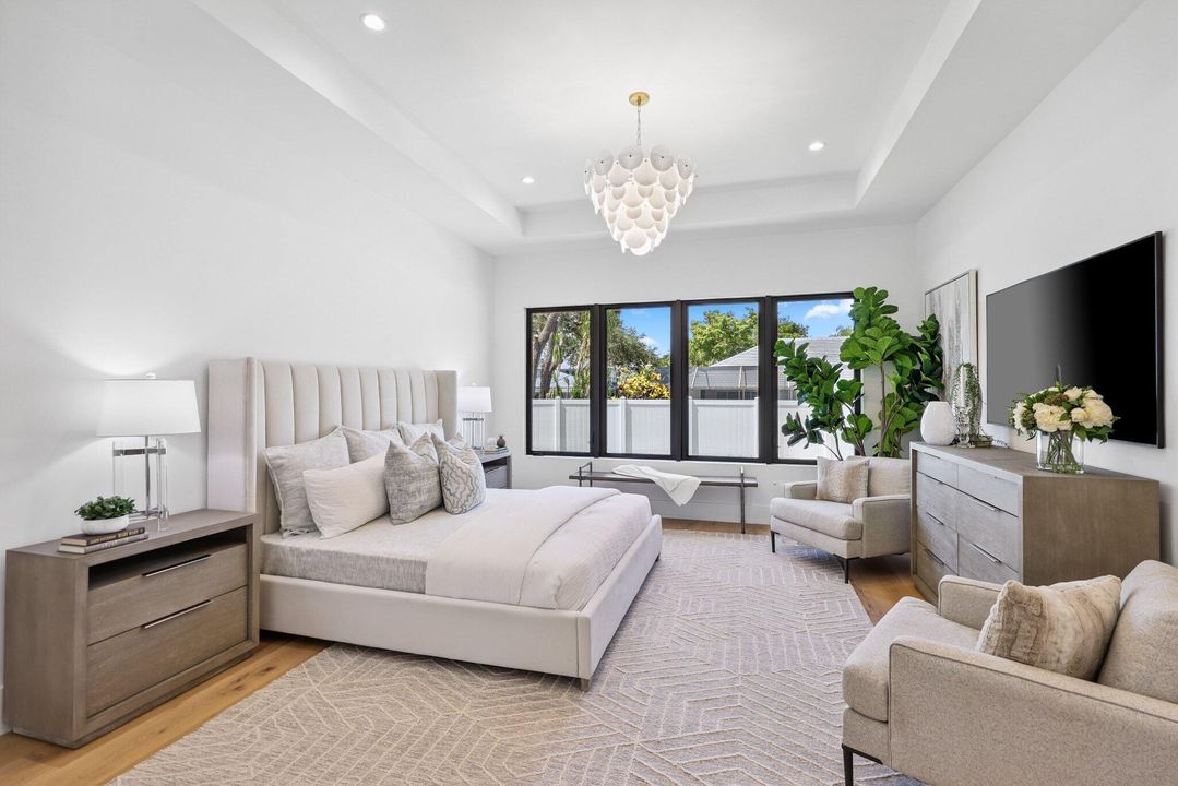 Active With Contract: $3,650,000 (5 beds, 5 baths, 4197 Square Feet)