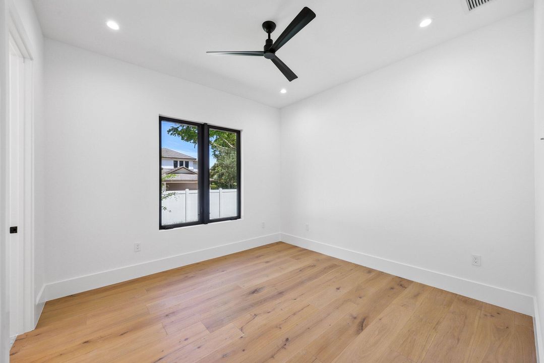 Active With Contract: $3,650,000 (5 beds, 5 baths, 4197 Square Feet)