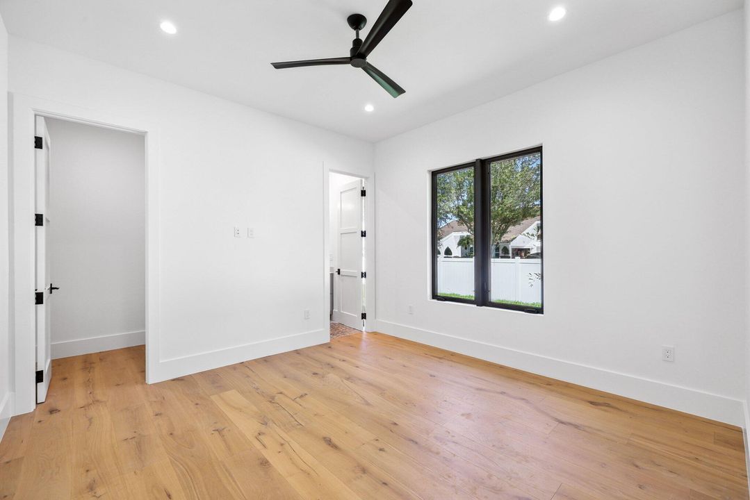 Active With Contract: $3,650,000 (5 beds, 5 baths, 4197 Square Feet)