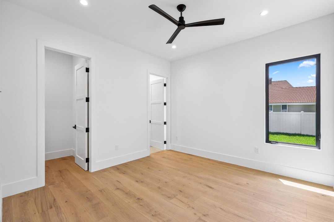 Active With Contract: $3,650,000 (5 beds, 5 baths, 4197 Square Feet)