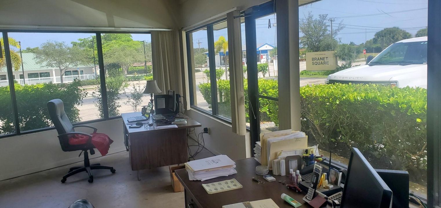 For Sale: $2,000 (0 beds, 0 baths, 1086 Square Feet)