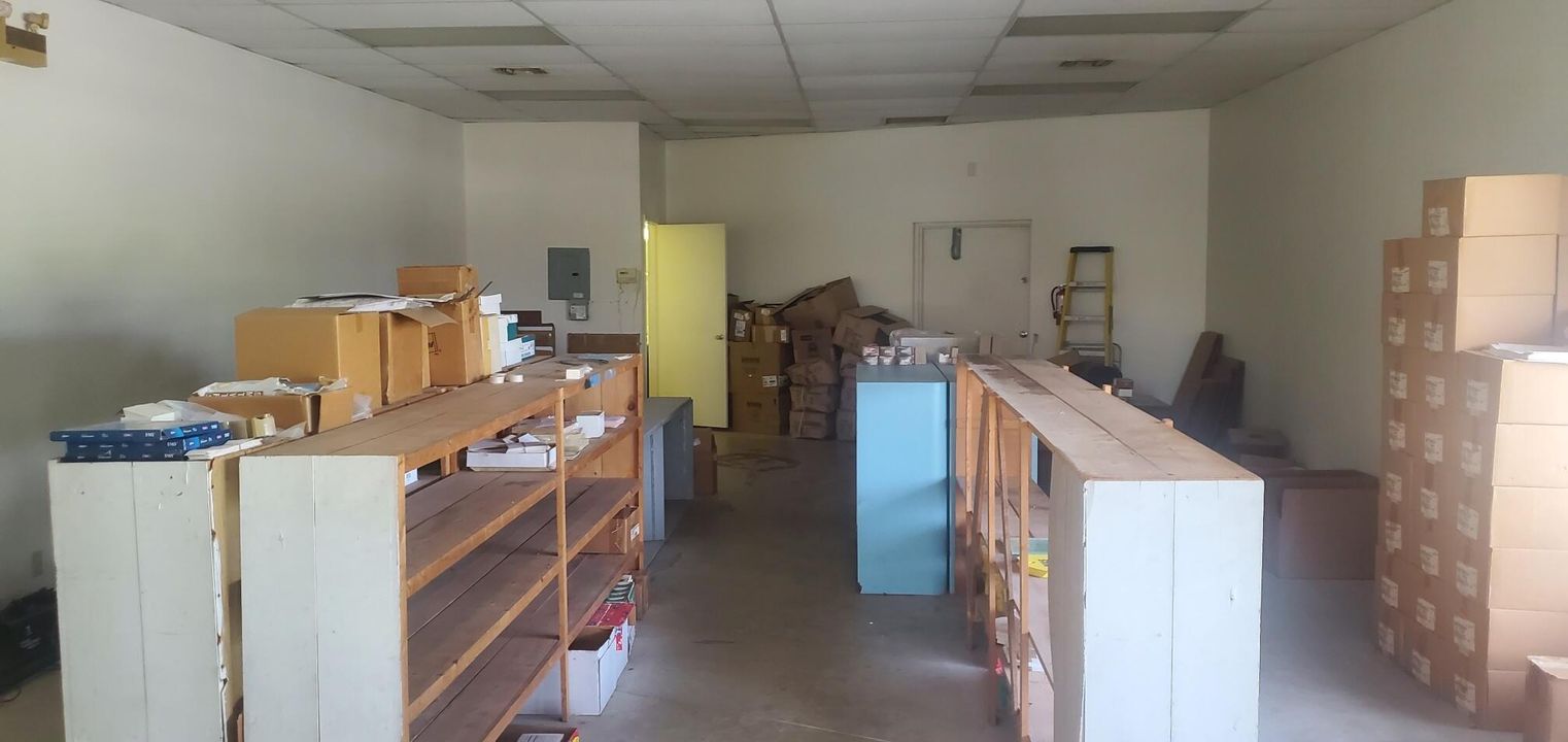 For Sale: $2,000 (0 beds, 0 baths, 1086 Square Feet)