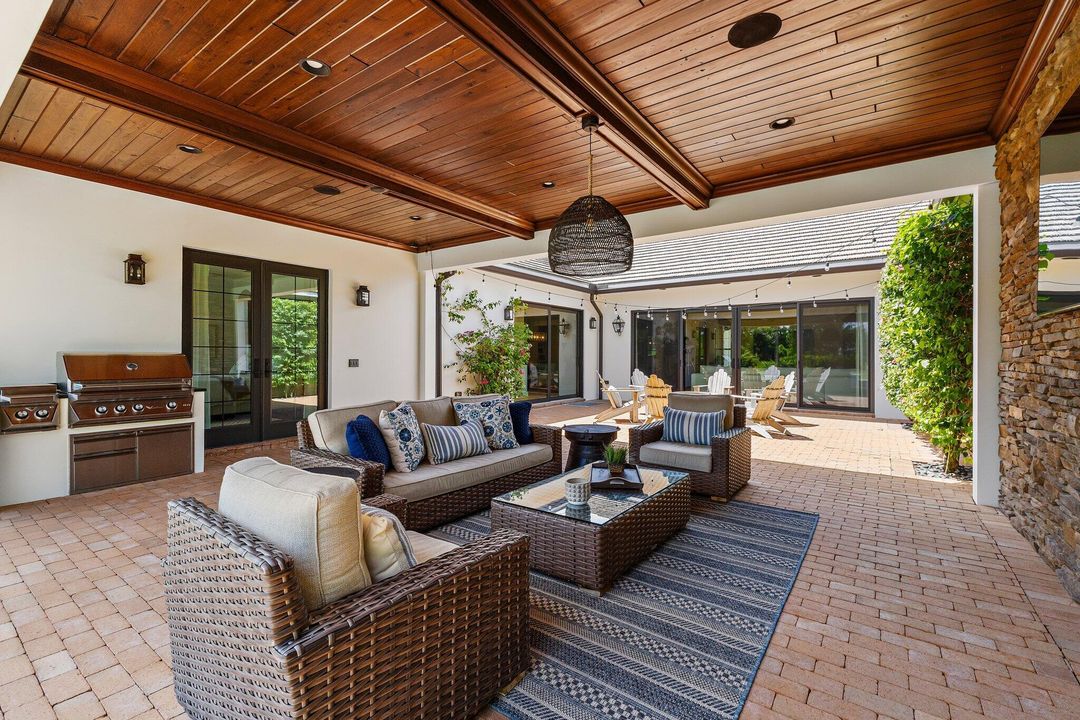 Active With Contract: $5,600,000 (4 beds, 4 baths, 5468 Square Feet)