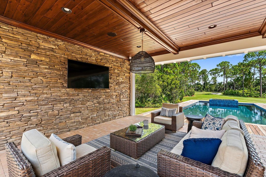 Active With Contract: $5,600,000 (4 beds, 4 baths, 5468 Square Feet)