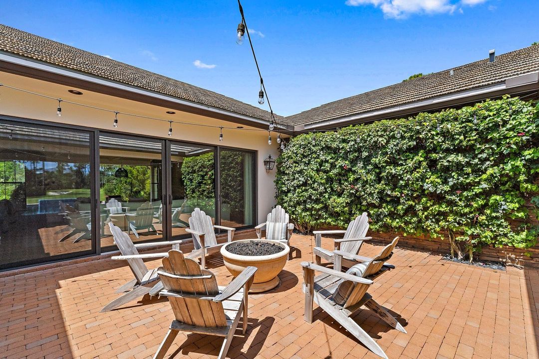 Active With Contract: $5,600,000 (4 beds, 4 baths, 5468 Square Feet)