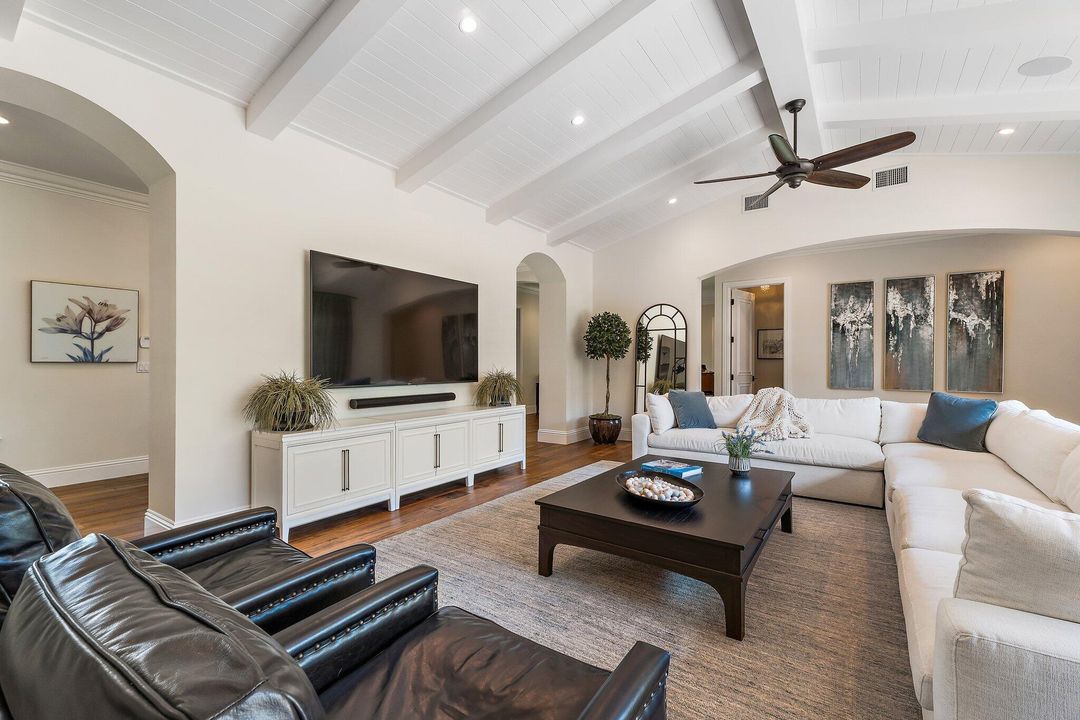 Active With Contract: $5,600,000 (4 beds, 4 baths, 5468 Square Feet)