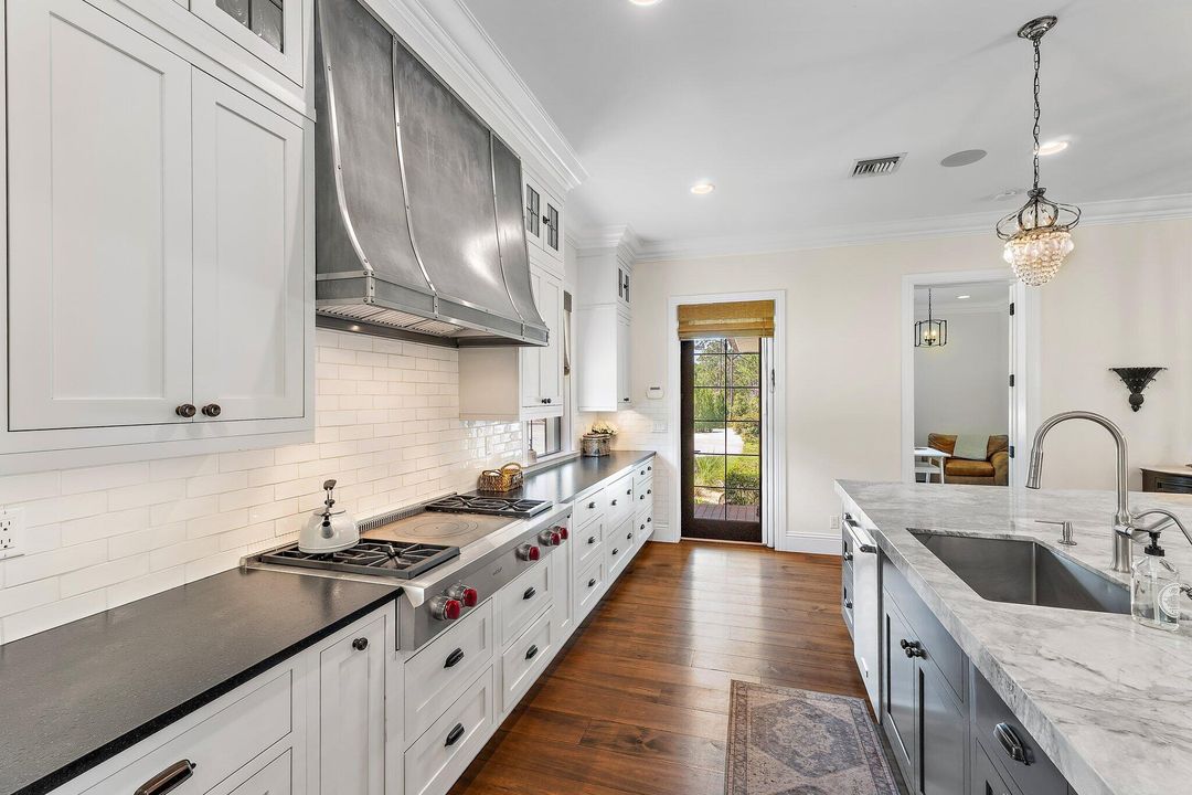 Active With Contract: $5,600,000 (4 beds, 4 baths, 5468 Square Feet)