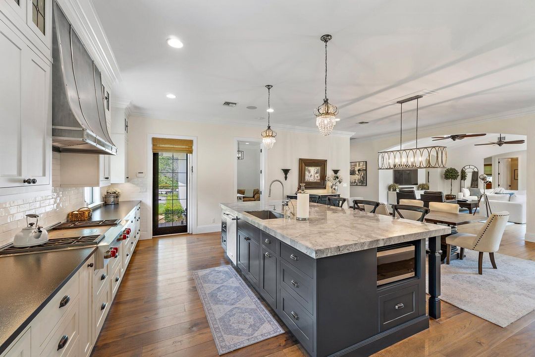 Active With Contract: $5,600,000 (4 beds, 4 baths, 5468 Square Feet)