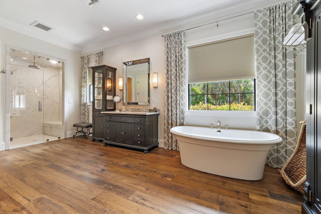 Active With Contract: $5,600,000 (4 beds, 4 baths, 5468 Square Feet)