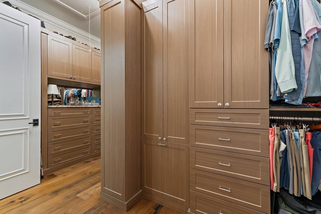 Active With Contract: $5,600,000 (4 beds, 4 baths, 5468 Square Feet)