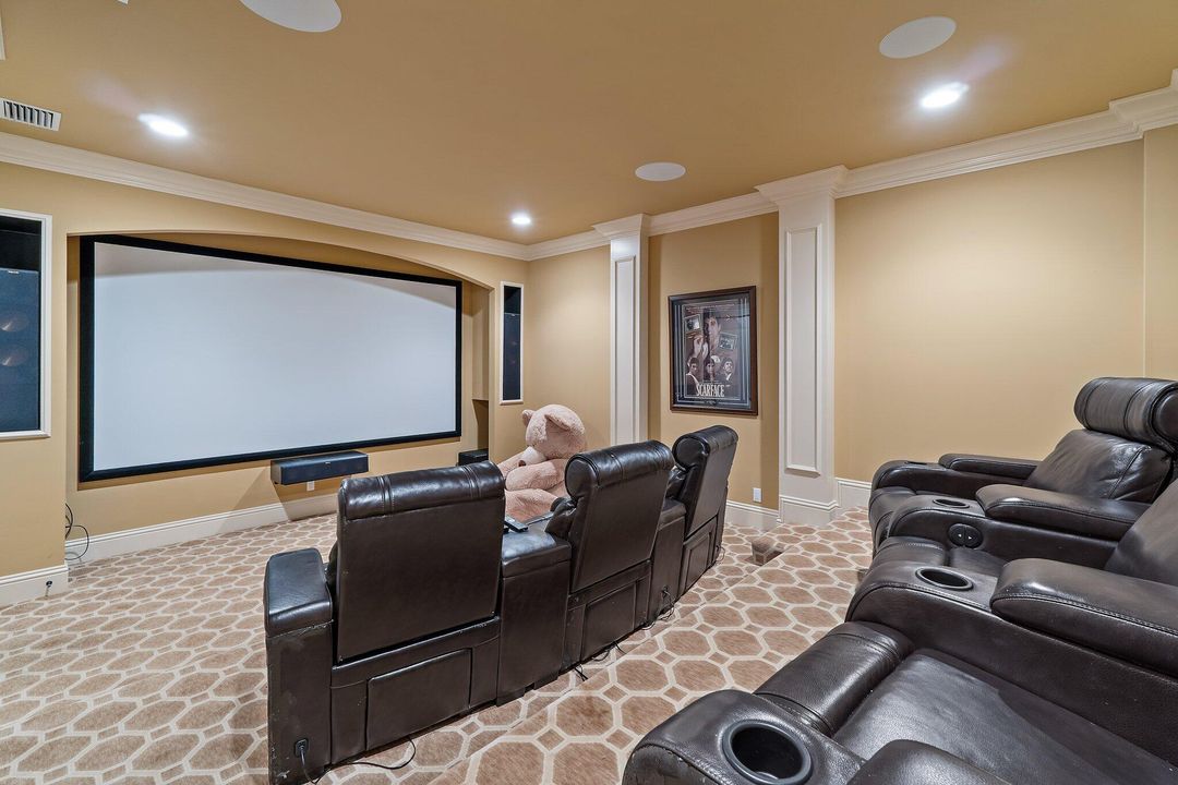 Active With Contract: $5,600,000 (4 beds, 4 baths, 5468 Square Feet)