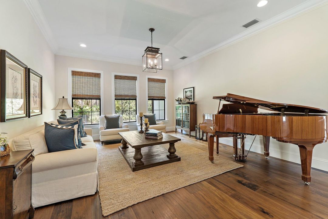Active With Contract: $5,600,000 (4 beds, 4 baths, 5468 Square Feet)
