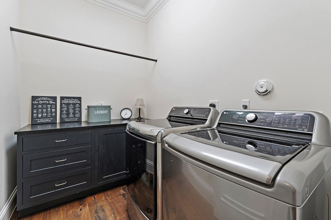 Active With Contract: $5,600,000 (4 beds, 4 baths, 5468 Square Feet)