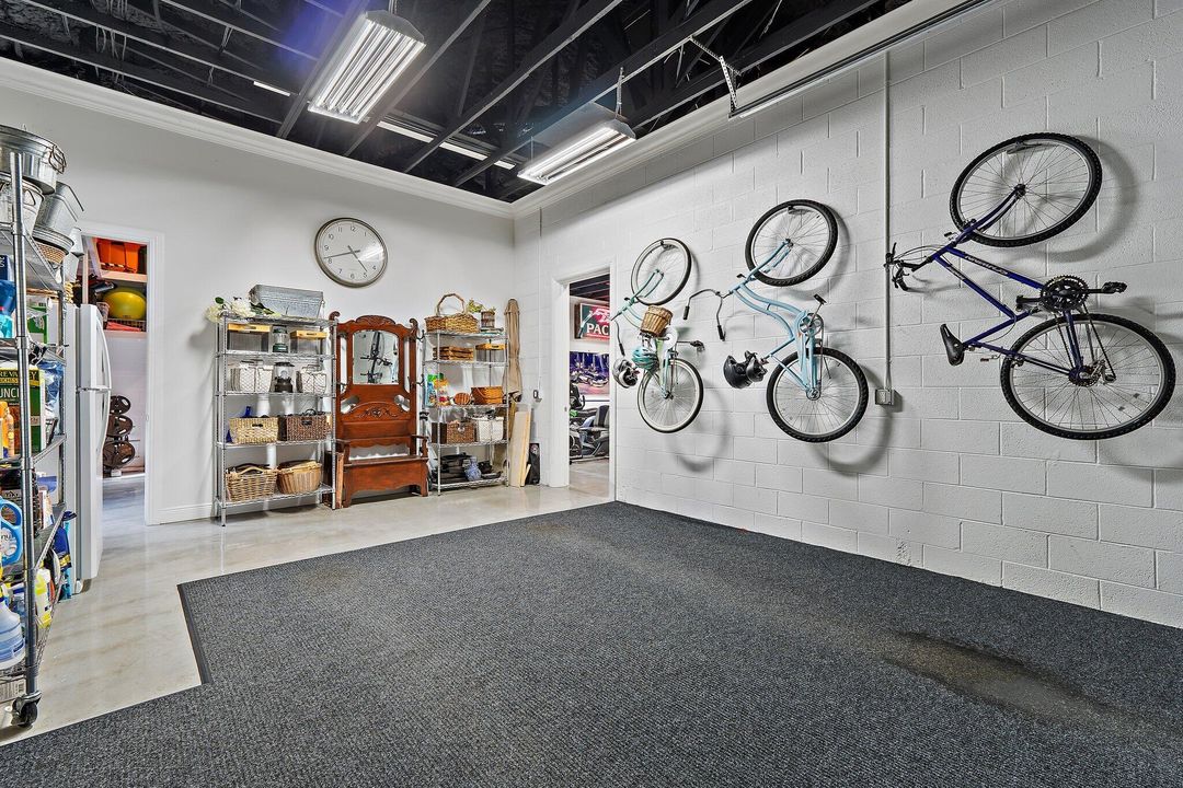 Active With Contract: $5,600,000 (4 beds, 4 baths, 5468 Square Feet)