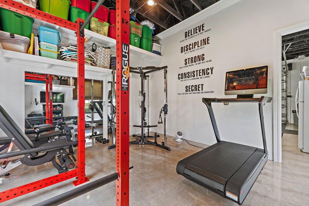 Active With Contract: $5,600,000 (4 beds, 4 baths, 5468 Square Feet)