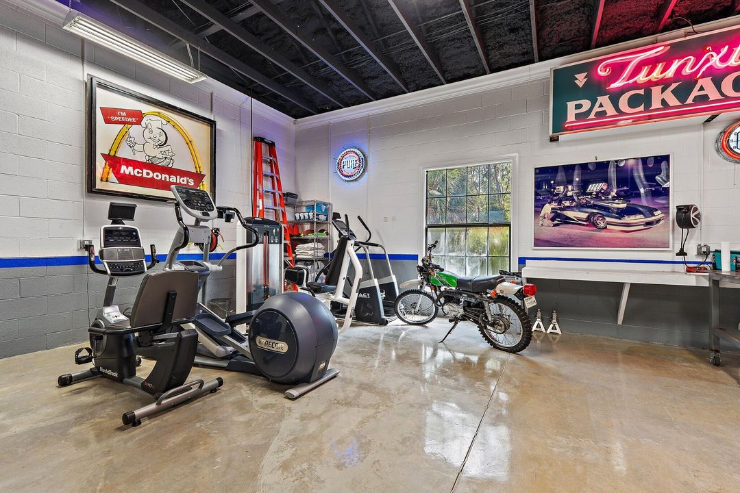 Active With Contract: $5,600,000 (4 beds, 4 baths, 5468 Square Feet)