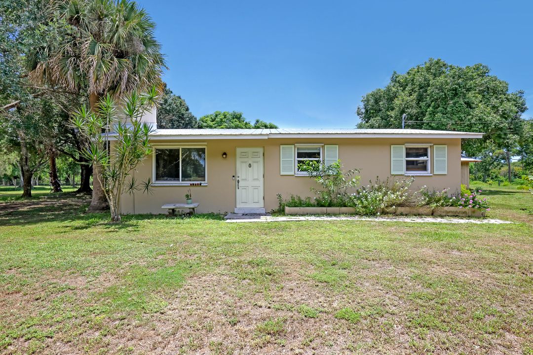 Activo con contrato: $799,000 (4 camas, 3 baños, 1880 Pies cuadrados)