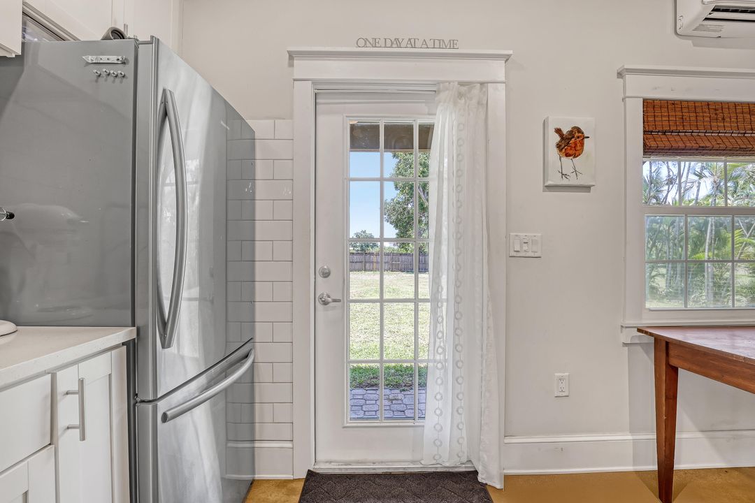 Activo con contrato: $799,000 (4 camas, 3 baños, 1880 Pies cuadrados)