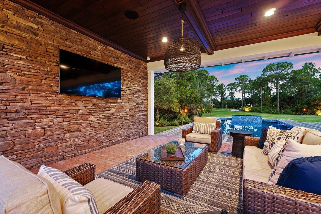 Active With Contract: $5,600,000 (4 beds, 4 baths, 5468 Square Feet)