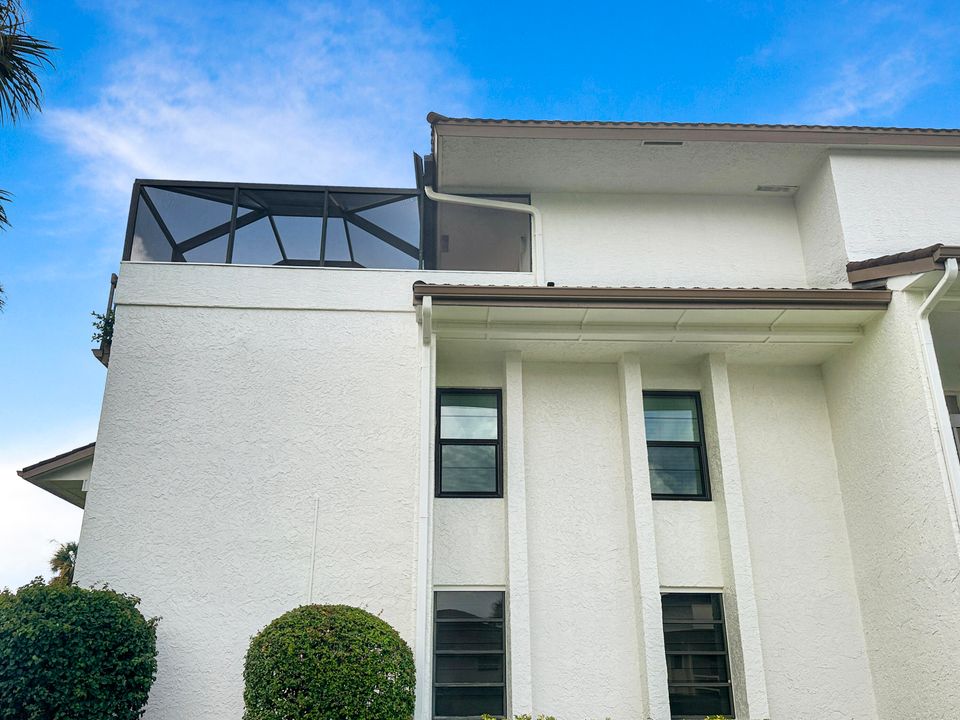 Active With Contract: $269,000 (3 beds, 2 baths, 2026 Square Feet)