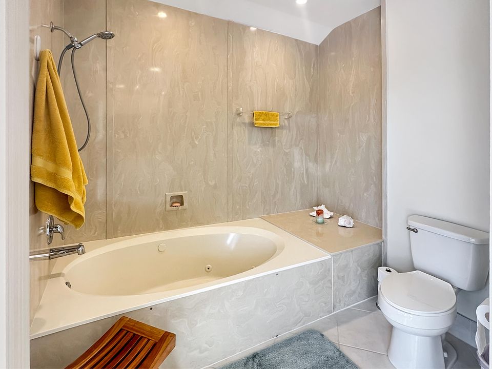 Active With Contract: $269,000 (3 beds, 2 baths, 2026 Square Feet)