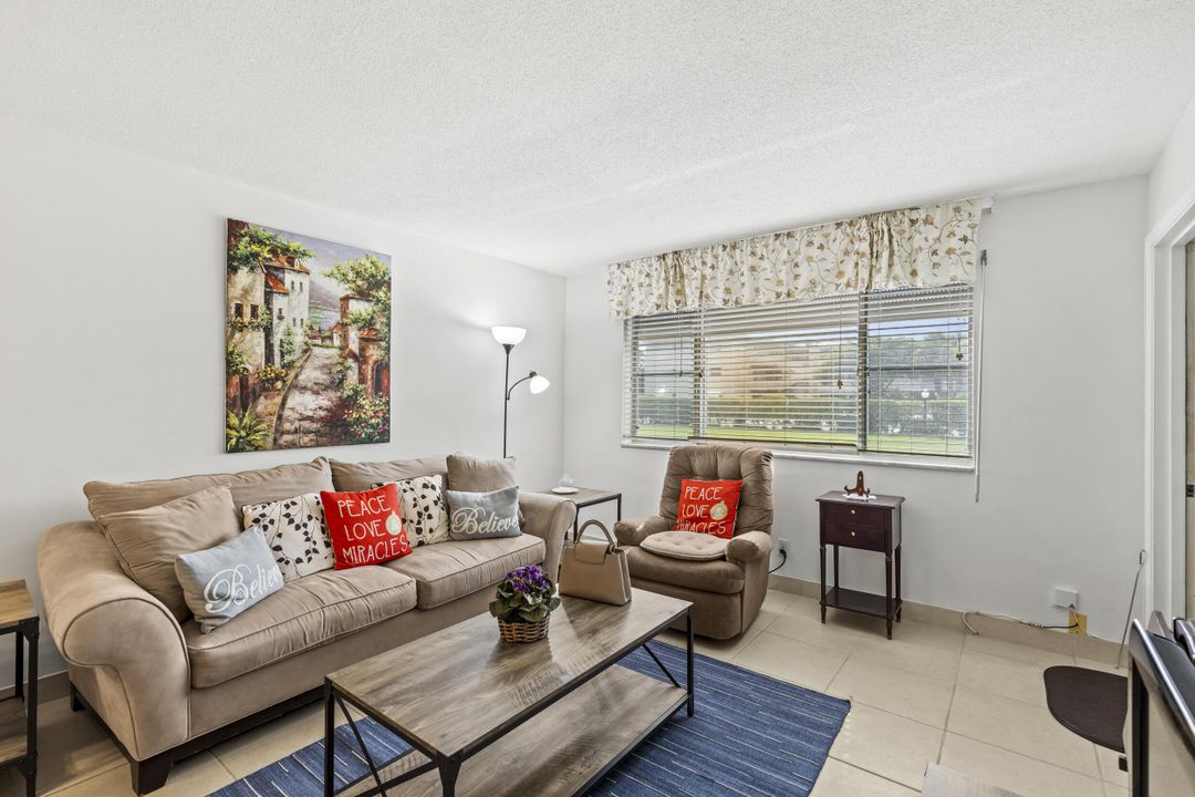 Activo con contrato: $45,000 (1 camas, 1 baños, 744 Pies cuadrados)