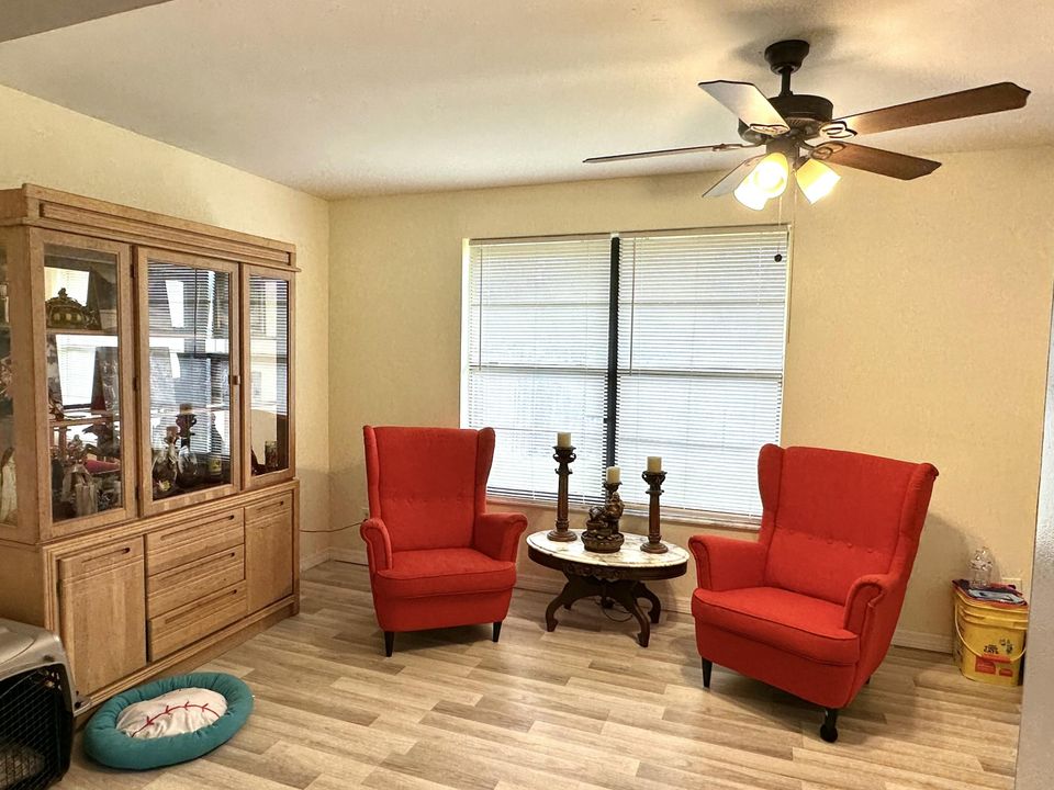 En Venta: $620,000 (4 camas, 2 baños, 3370 Pies cuadrados)